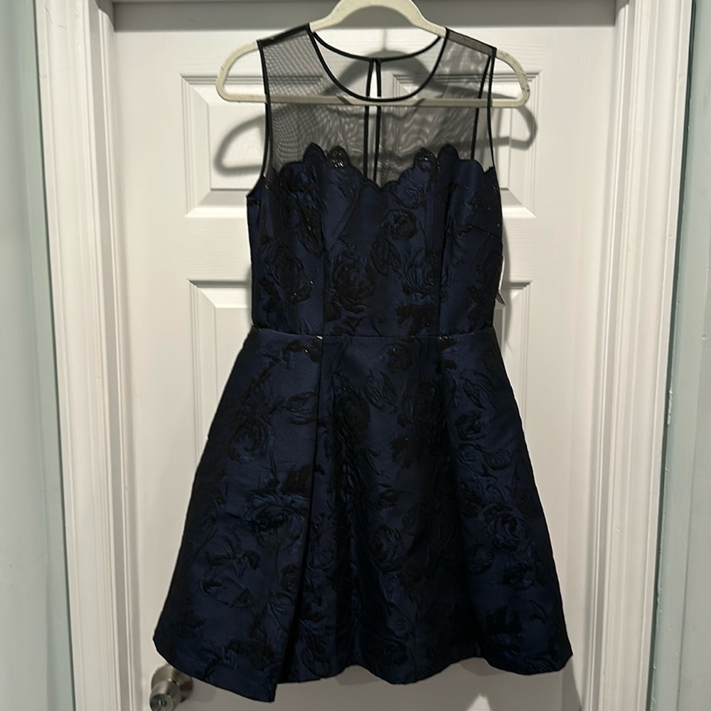 Luxe Brand new women’s party dress - size 8